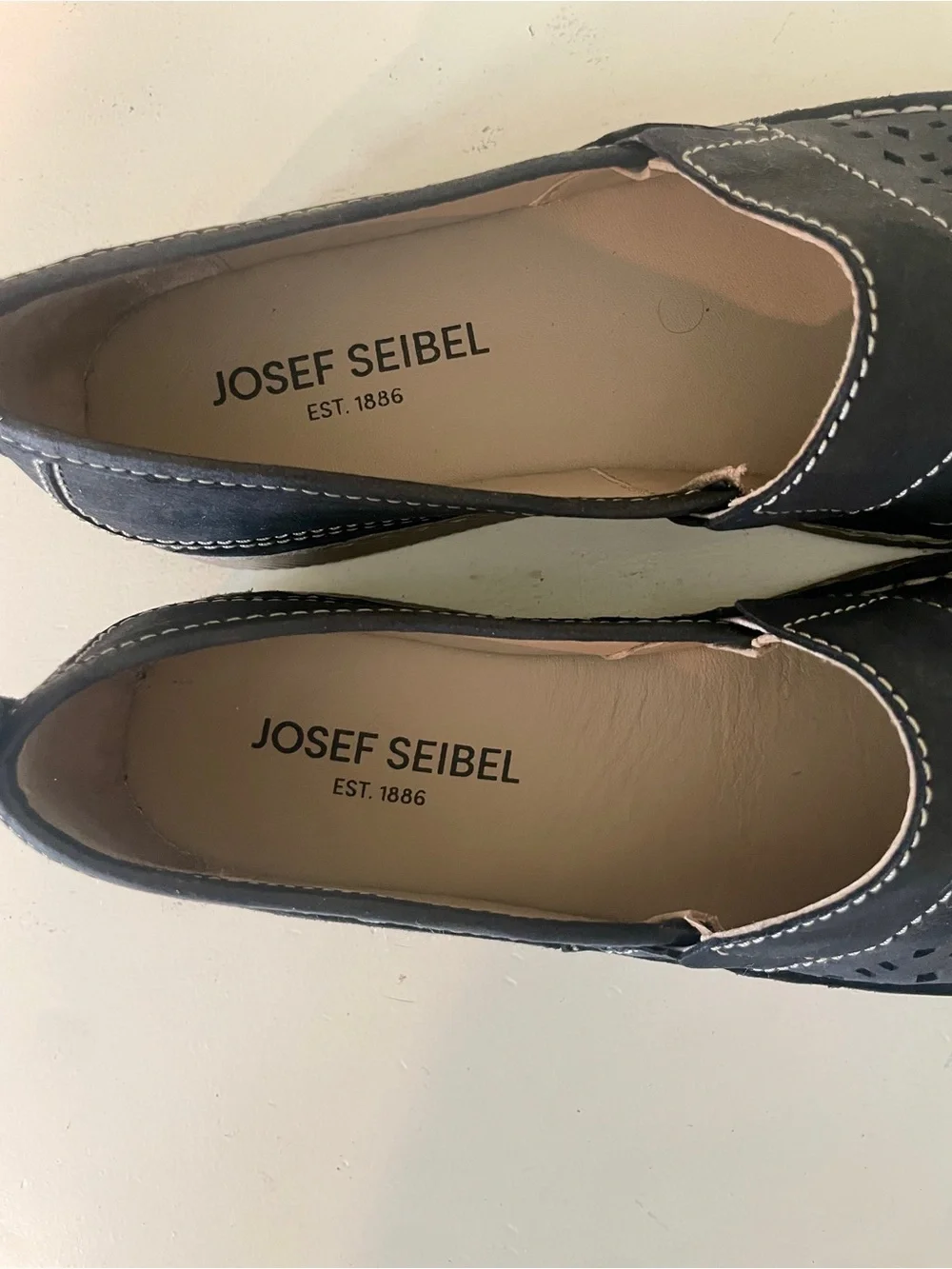 Josef Seibel Sofie Loafer 40 Black Perforated Leather Slip On Laser Cut